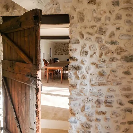 Maison Spacieuse Pres De Avec Piscine *